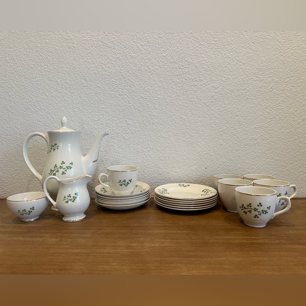 Vintage Arklow 21-Piece Shamrock Bone China Tea Set